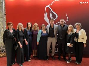 Mathias Edenborn mit Fans bei der Premierenfeier
